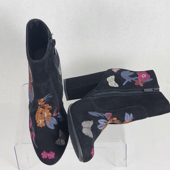 Bamboo Womens 7 Black Embroidered Floral Boots High Heeled Bootie Bohemian Boho - Picture 6 of 12